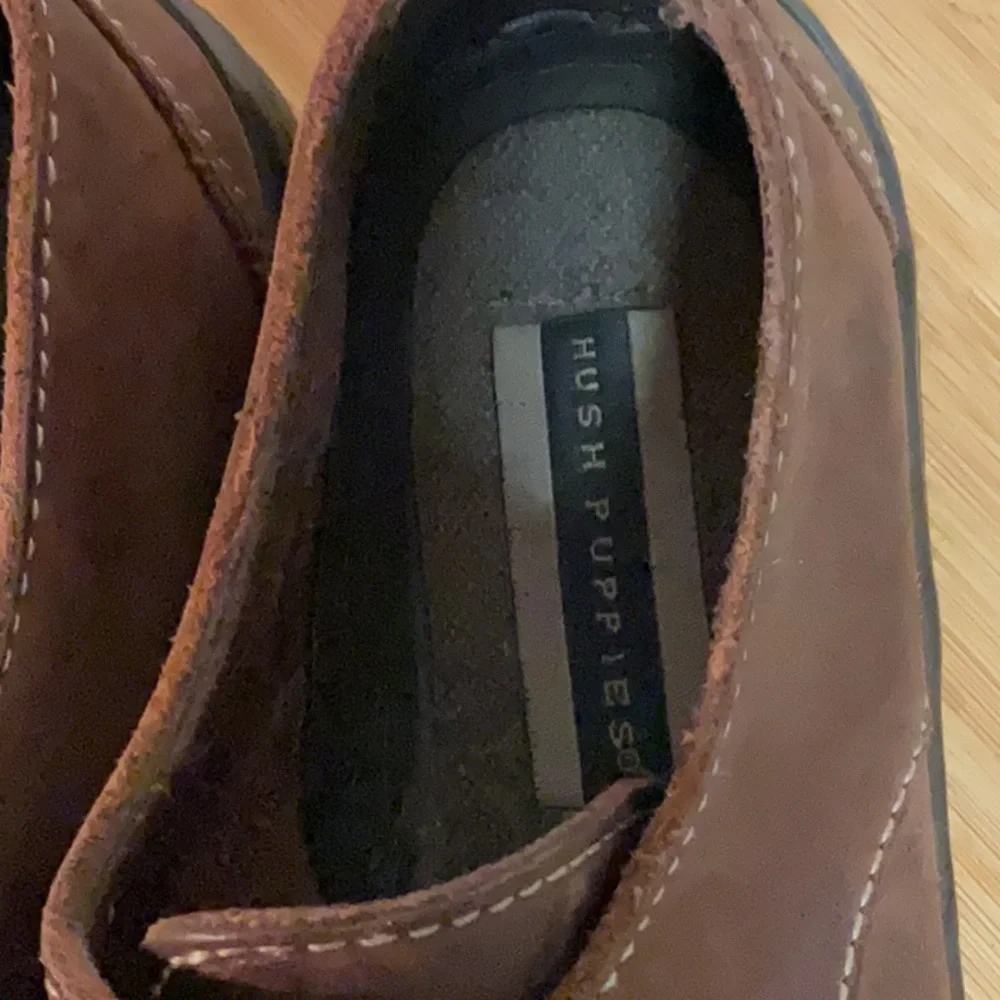 Gently used boys, leather hush puppy shoes, size 6 1/2 medium